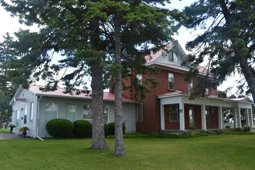 Lighthouse Motel Walkerton Exterior photo