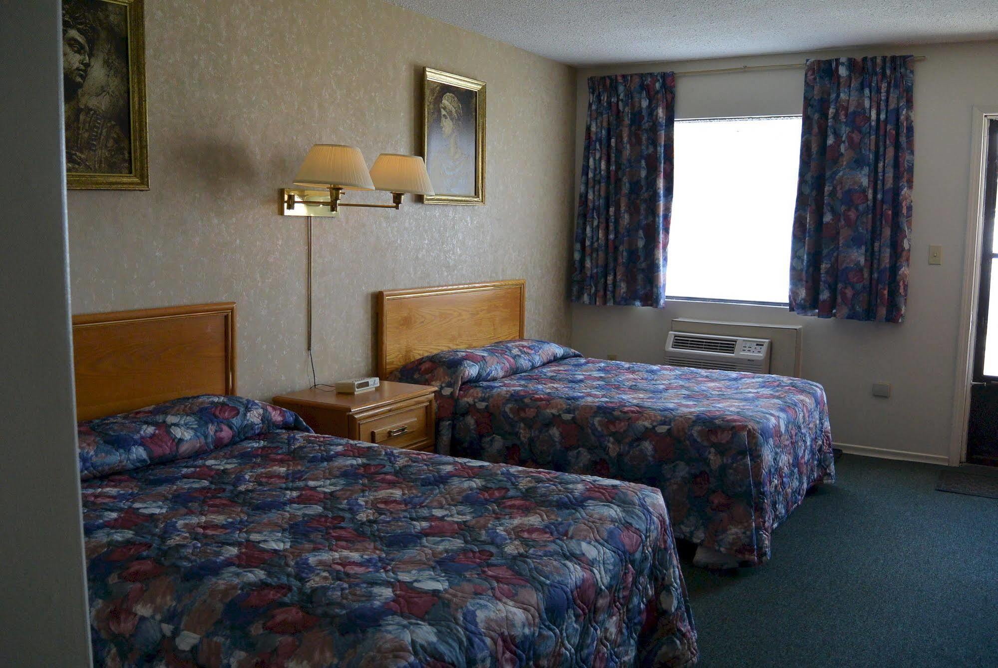 Lighthouse Motel Walkerton Exterior photo